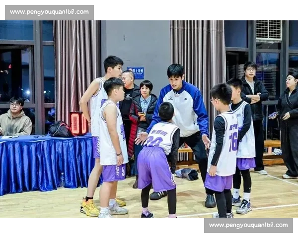 奥运篮球赛场激战正酣 世界顶级球员争夺金牌荣耀